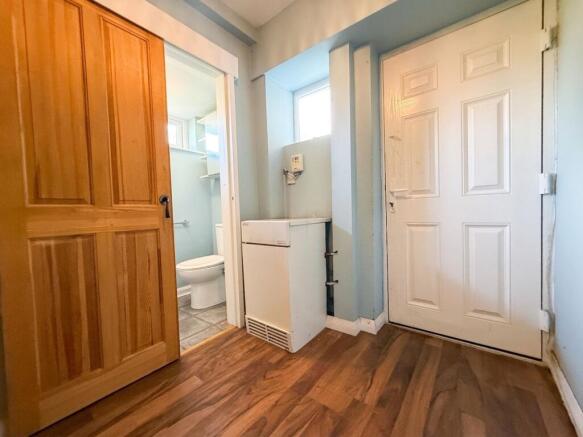 6 bed Detached for sale Image 12