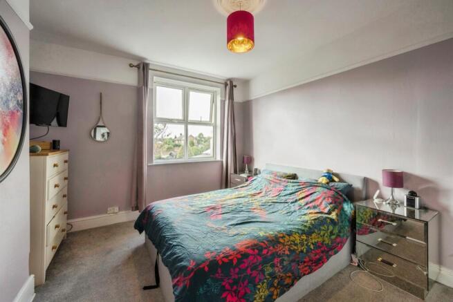 4 bed Semi-Detached for sale Image 6