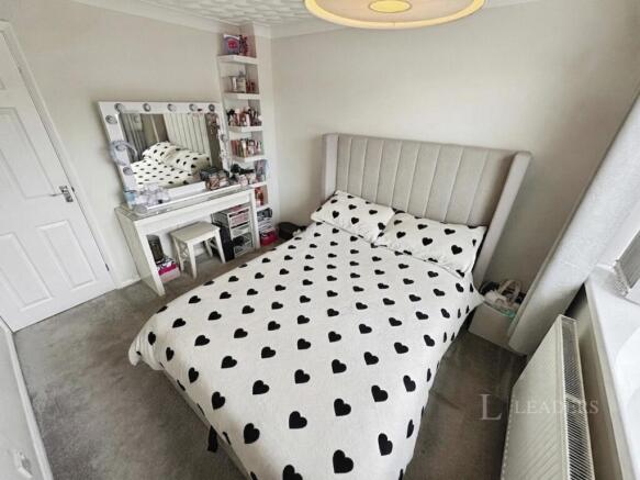 3 bed Semi-Detached to rent Image 8