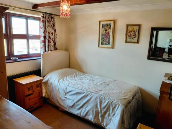 bed2.jpg