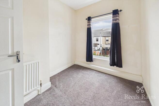 2 bed Terraced to rent Image 5