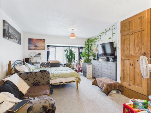 Kitchen/Living Area
