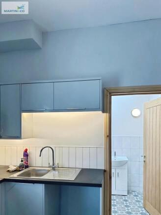 497dc87b-BATHROOM...