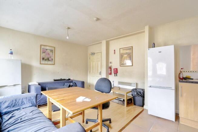18 bed Block of Apartments for sale Image 7