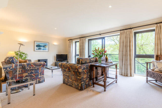 L-Shaped Living/D...