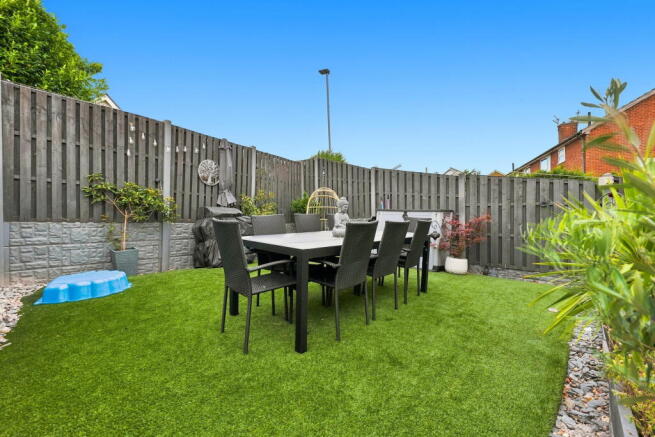 3 bed Terraced for sale Image 11