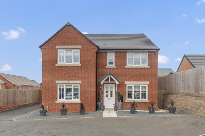 5-bed detached on Simpson Close, Weldon, NN17, £425,000