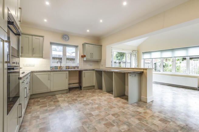 Kitchen/Breakfast...