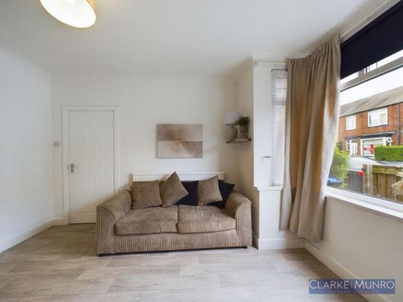 4 bed Town House to rent Image 4