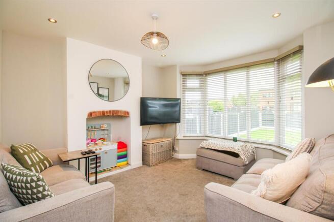 3 bed Semi-Detached for sale Image 6