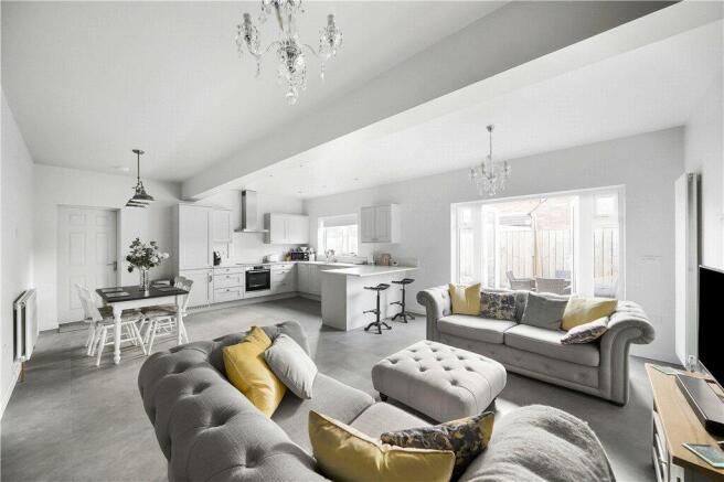 Kitchen/Living Area