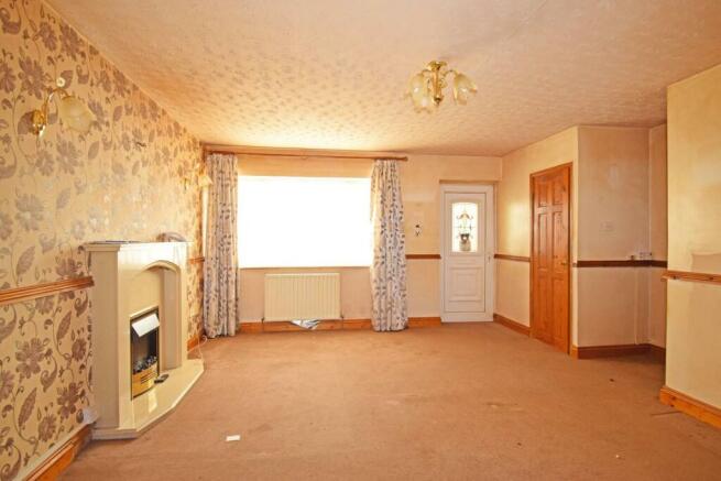 2 Bourne Avenue, lounge.jpg