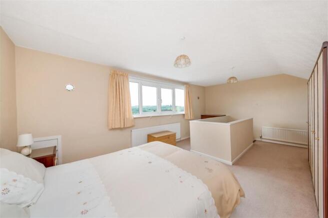 bedroom1.jpg