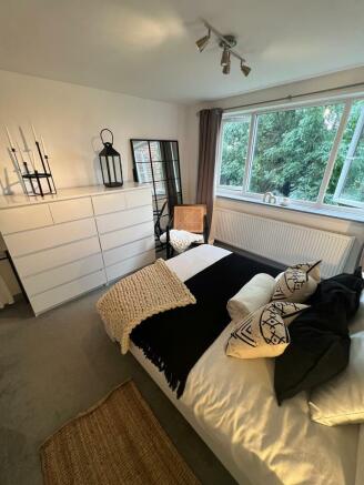 Bedroom 1 2.jpg
