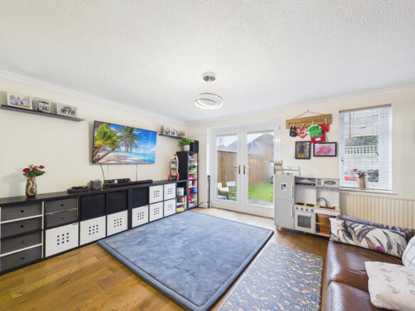 CAM01354G0-PR0678-STILL005