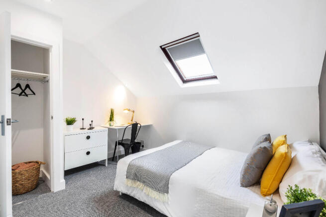 6 bed Terraced to rent Image 6