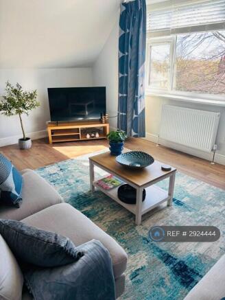 2 bed Penthouse to rent Image 4