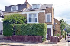 Flat 2, 49, Queens Road, Teddington TW11 0LX