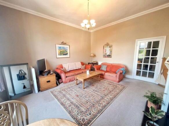 Lounge & Dining Room