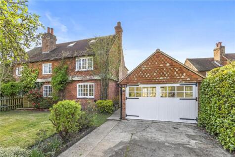 The Common, Dunsfold, Godalming, Surrey, GU8