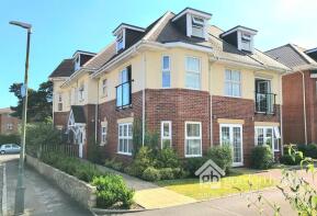 Flat 2, 2, Woods View Road, Bournemouth BH9 2LN