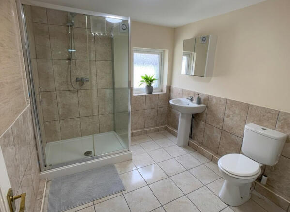 1 bed House Share to rent Image 11