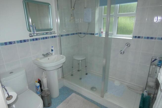 Bathroom.JPG