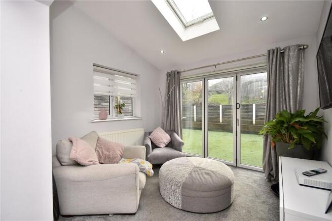 3 bed Semi-Detached for sale Image 10