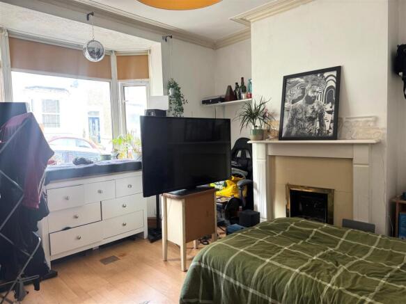 Lounge/Bedroom one