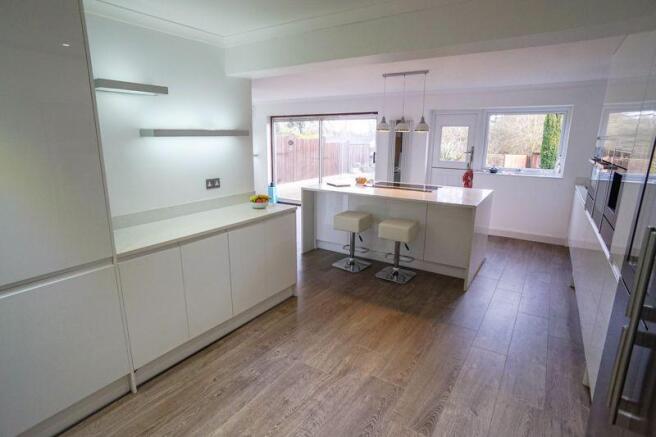 Kitchen / Brea...