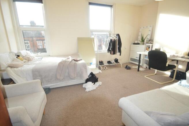 7 bed Terraced to rent Image 4