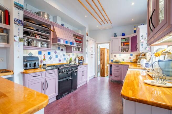 4 bed Terraced for sale Image 7