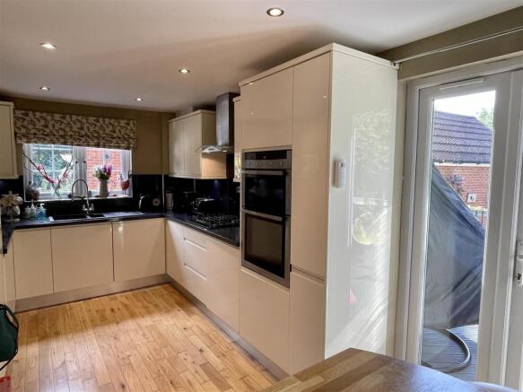 Kitchen/Dining Room
