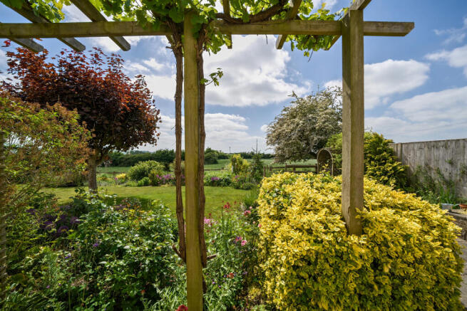 12944992682633b77c273arw