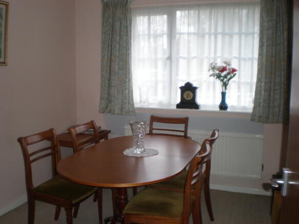 Bed 3/Dining Room