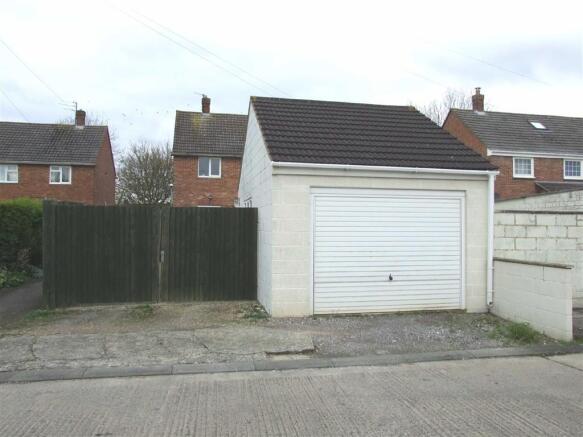 Rear Garden & Parkin