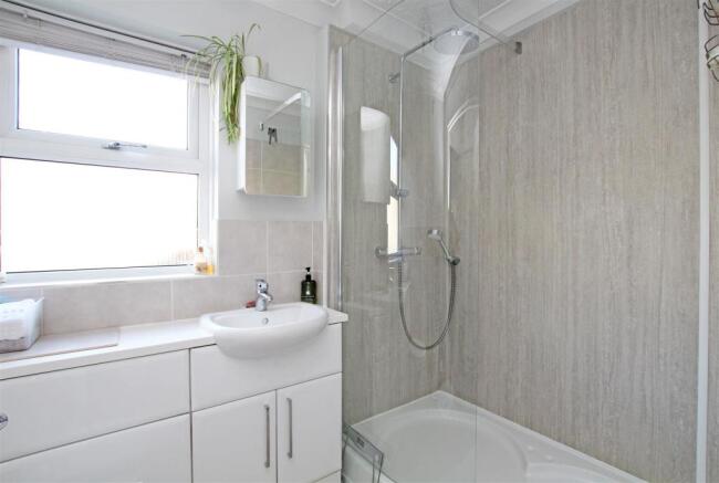 55SJC - Shower room.jpg