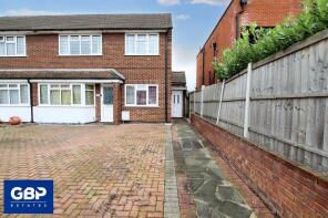 149d, Balgores Lane, Romford RM2 6BT