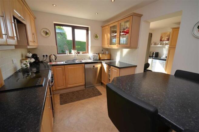 KITCHEN/BREAKFAST RO