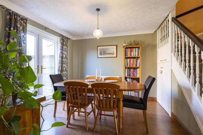 DINING ROOM.jpg