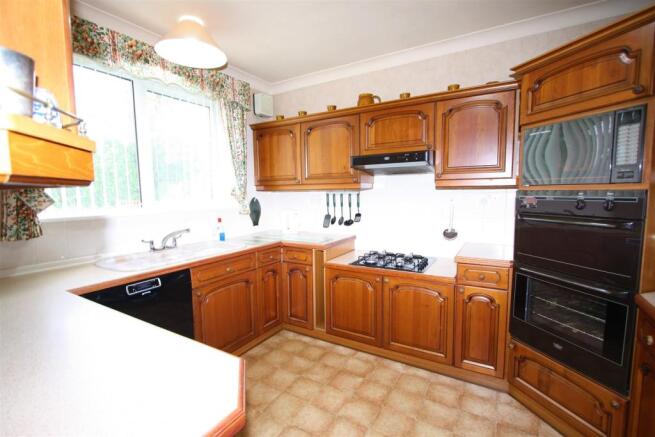 Kitchen 1.JPG
