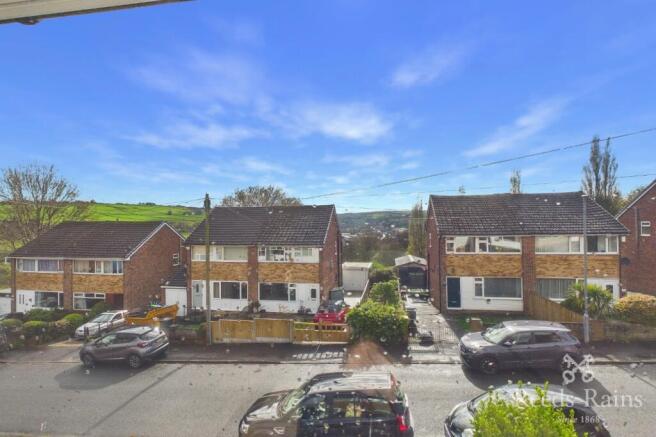 3 bed Semi-Detached for sale Image 4