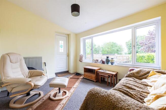 4 bed House for sale Image 11