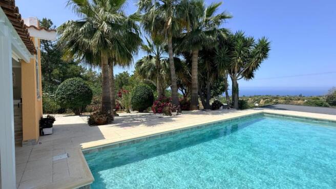 4 Bedroom Villa for