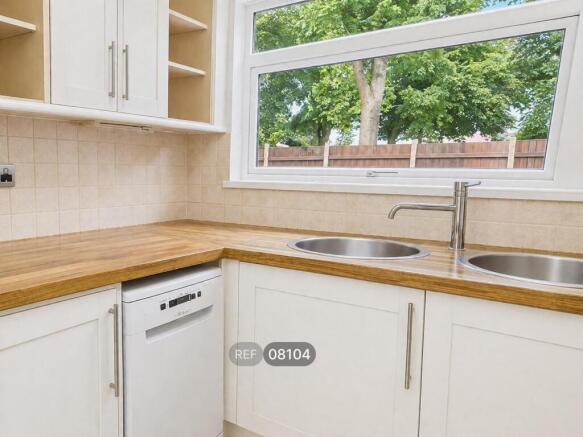 3 bed Not Specified to rent Image 11