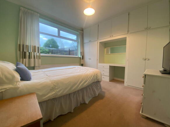 2 bed Semi-Detached Bungalow for sale Image 7