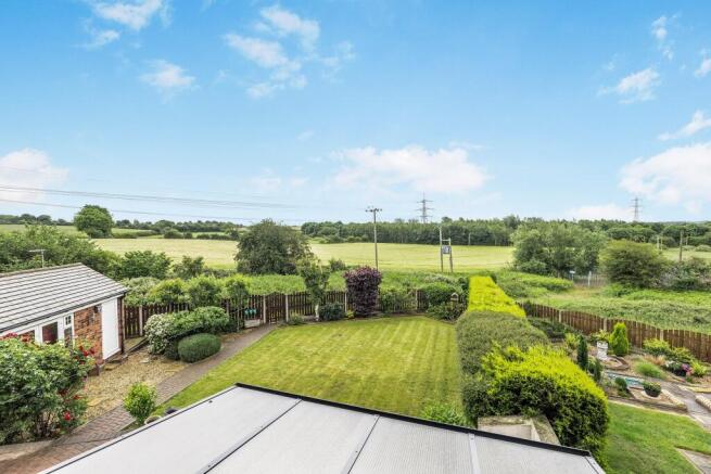 4 bed Semi-Detached for sale Image 4