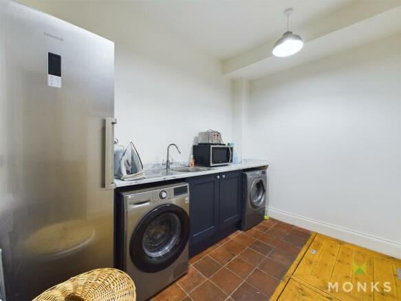 CAM01420G0-PR0171-STILL005.jpg