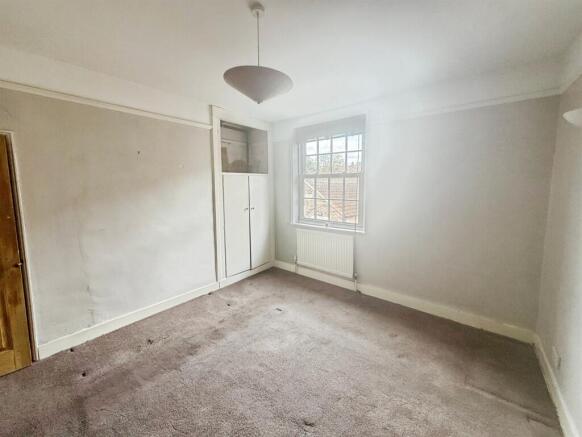 3 bed Terraced for sale Image 8