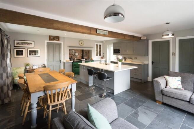 5 bed House for sale Image 5